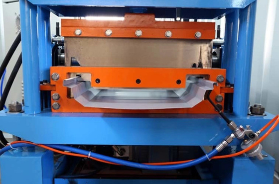 Fixed Type 0.4mm Roof Panel Roll Forming Machine Seam Lok Plc Controlled